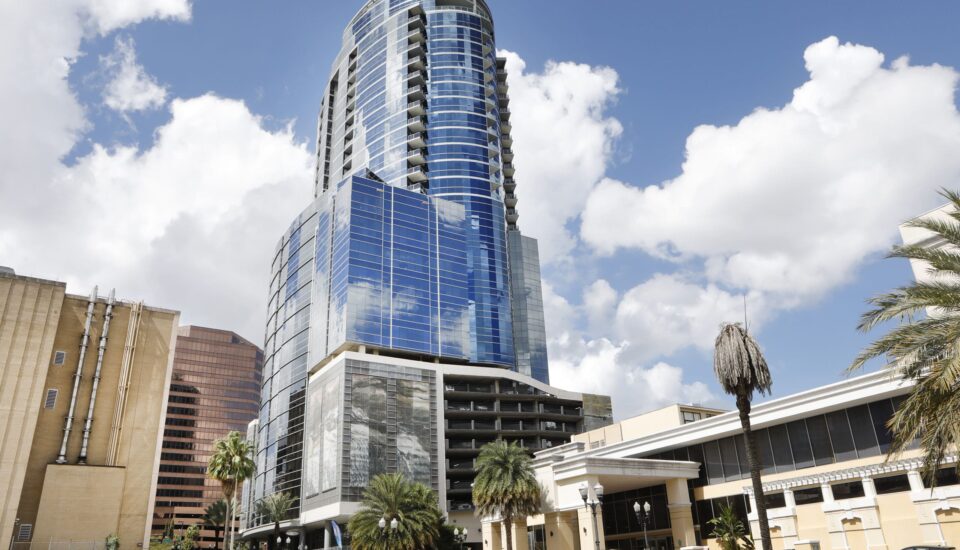 Aspire-Luxury-Apartments-Orlando-window-tint after